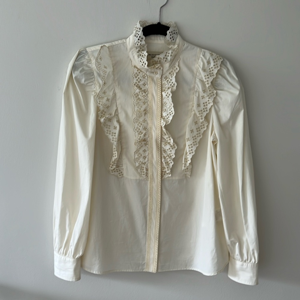 Weekend max mara ivory cotton eyelet detail blouse.